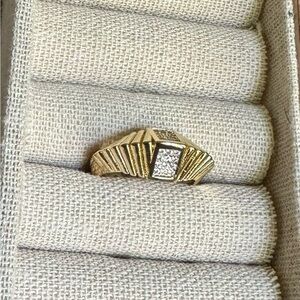 NWOT PrettyBird Adjustable Gold Ring